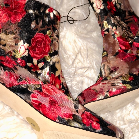 Steve Madden Sania Red Floral Velvet Ankle Boots - Picture 2 of 5